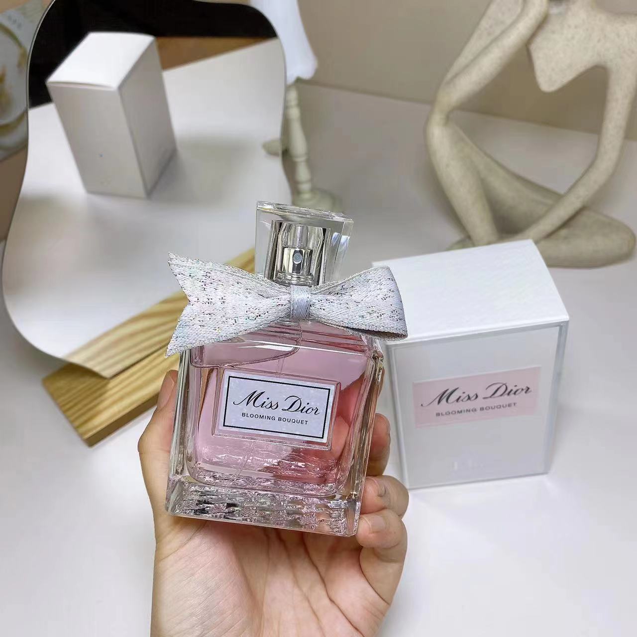 MISS DIOR "BLOOMING BOUQUET"